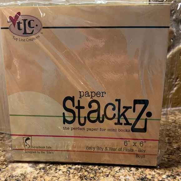 New TLC 6x6 scrapbook Mini Photo Book Album with Page Protectors and Paper - Picture 4 of 4